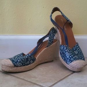 Blue and khaki tan wedges